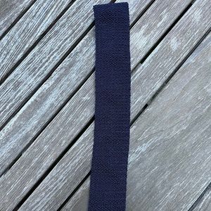 Fort Belvedere (Gentleman's Gazette) Knit Silk Tie, Solid Navy, Made in Germany